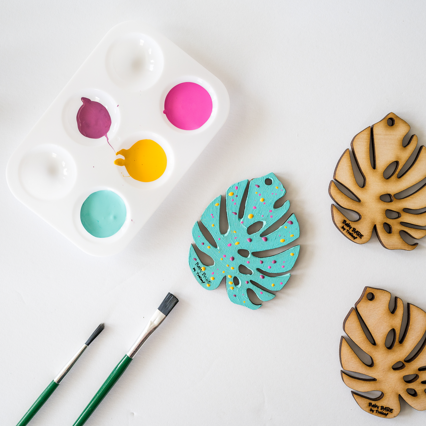 BARE™ Anthrulla™ - Customizable wooden plant support - Inspired by the Queen Anthurium leaf