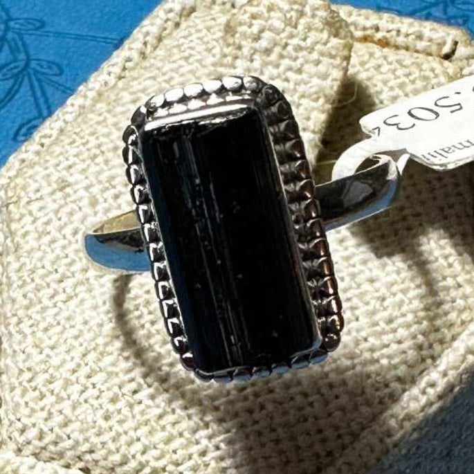 Anillo de turmalina negra talla 10 (05.5034)