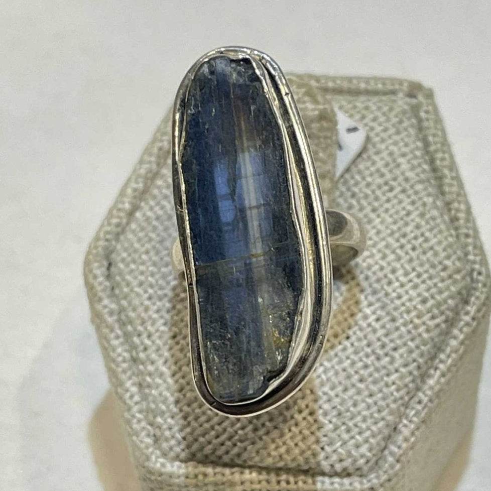 Anillo de cianita azul talla 6 "Journey"