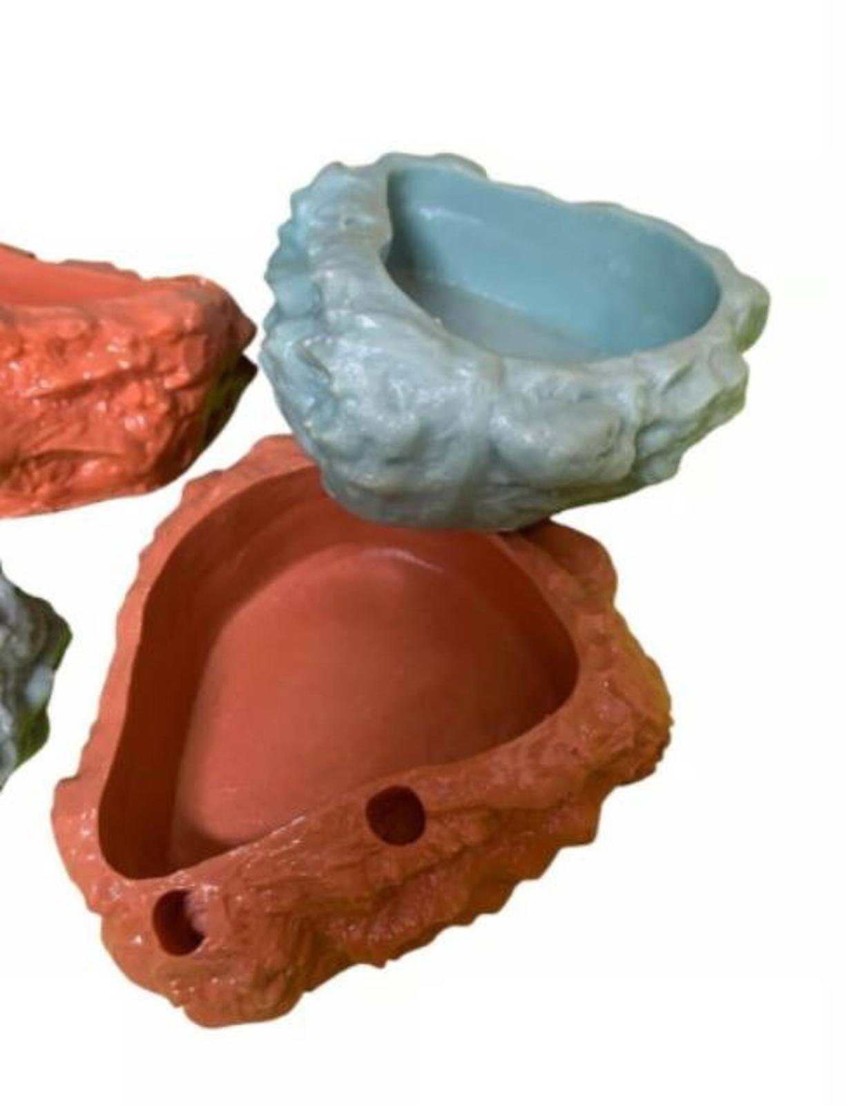 Heavyweight reptile dishes great for Crested Geckos , Tarantulas etc