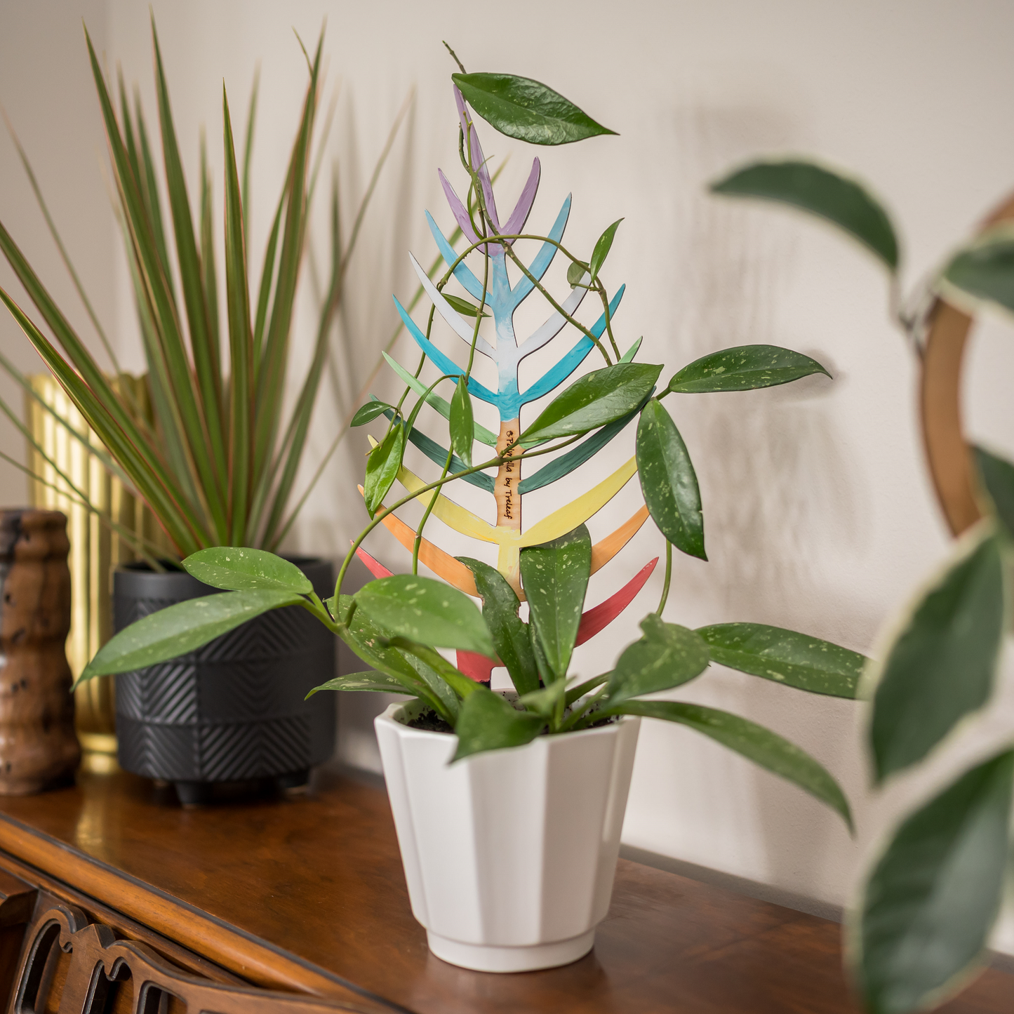 BARE™ Palmella™ - Customizable wooden plant support - Inspired by the Palm leaf