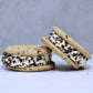 Sándwiches de helado con chispas de chocolate liofilizados