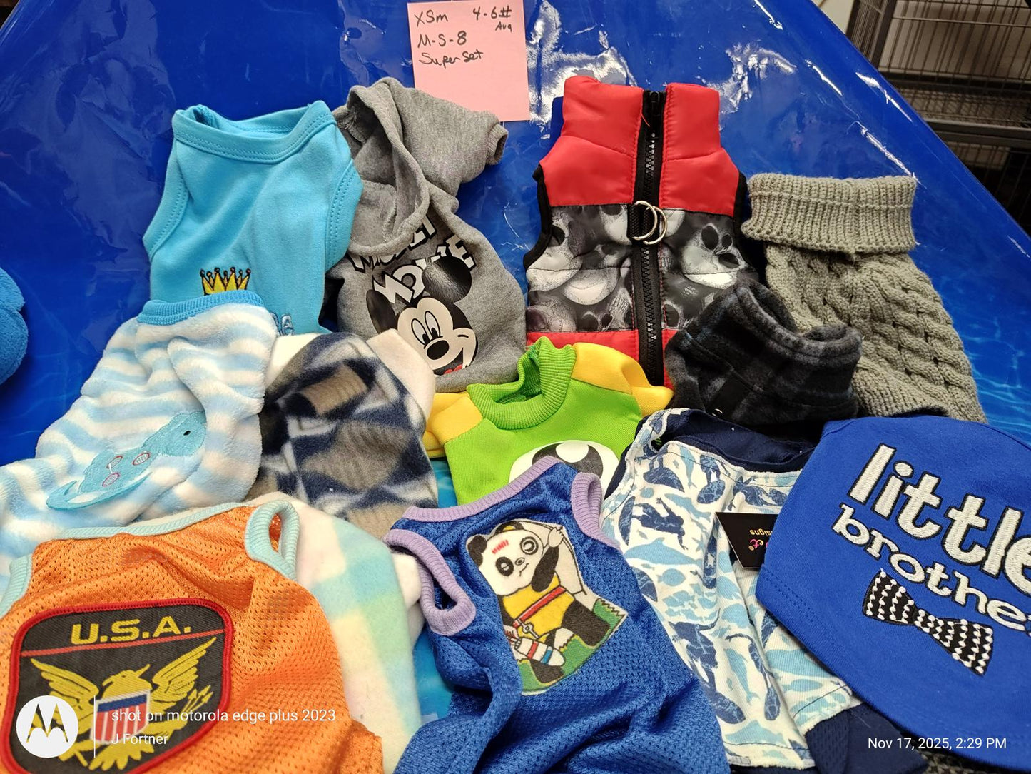 Dog Outfit Bundle ( Xtra Small 4 to 6 Pound Pets ) Brand New Save with a BundlE