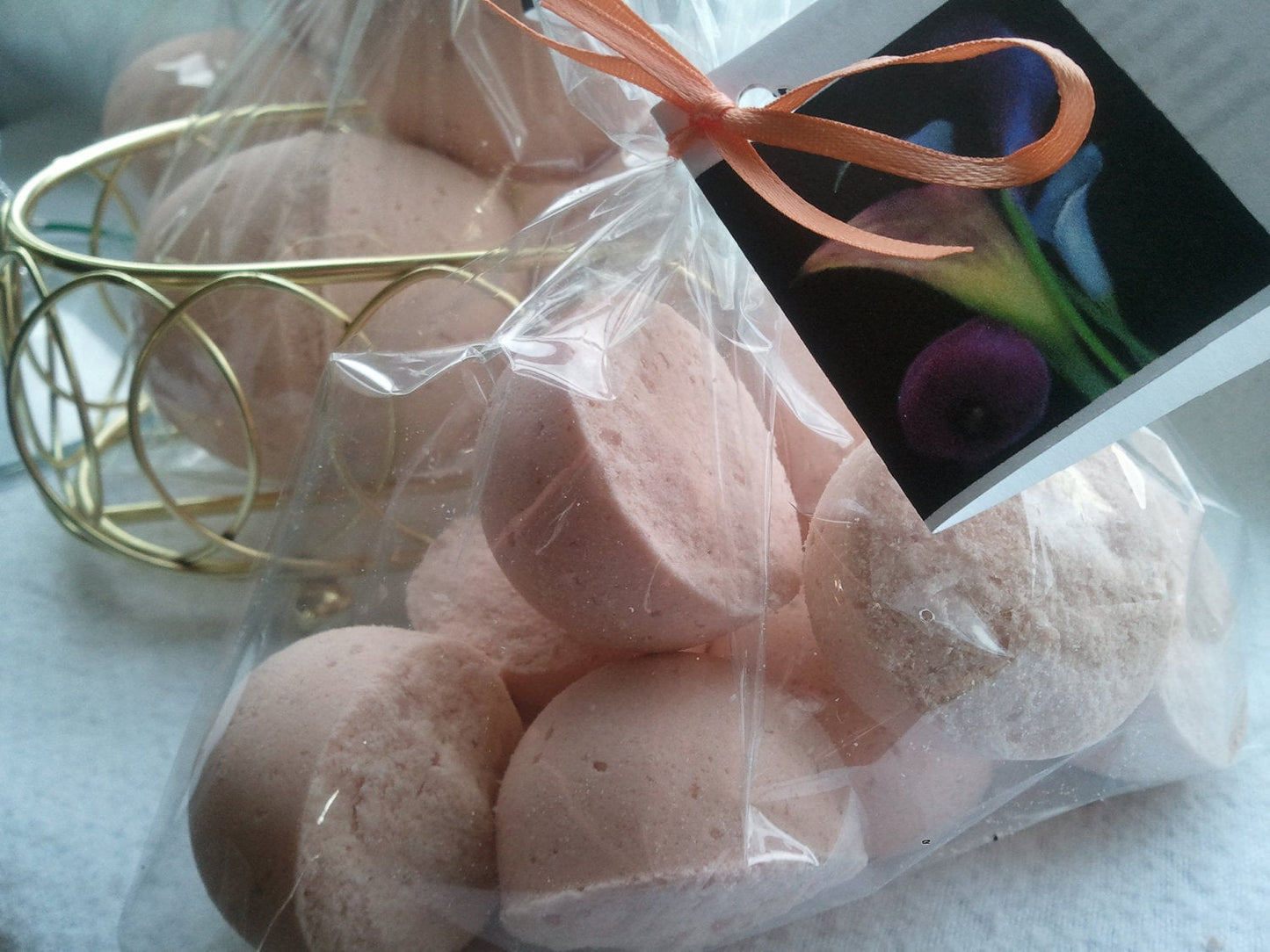 14 bath bombs in Amber Patchouli fragrance, gift bag bath fizzies, great for dry skin