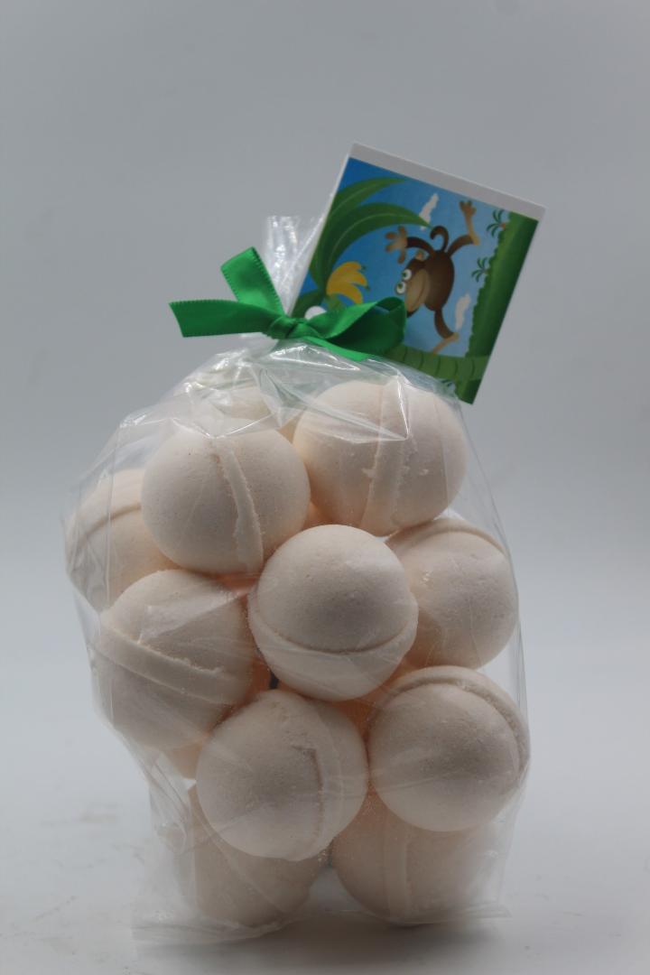 14 bath bombs Classy Lady bath fizzies, great for dry skin, shea, cocoa, 7 ultra rich oils