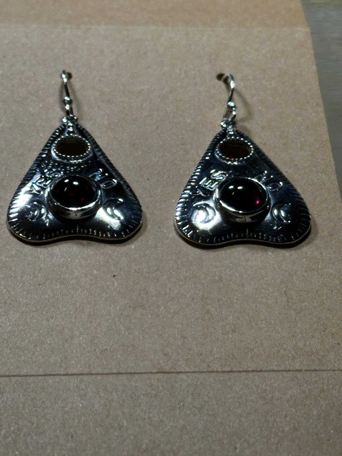 Pendientes Ouija de granate (10.0072)