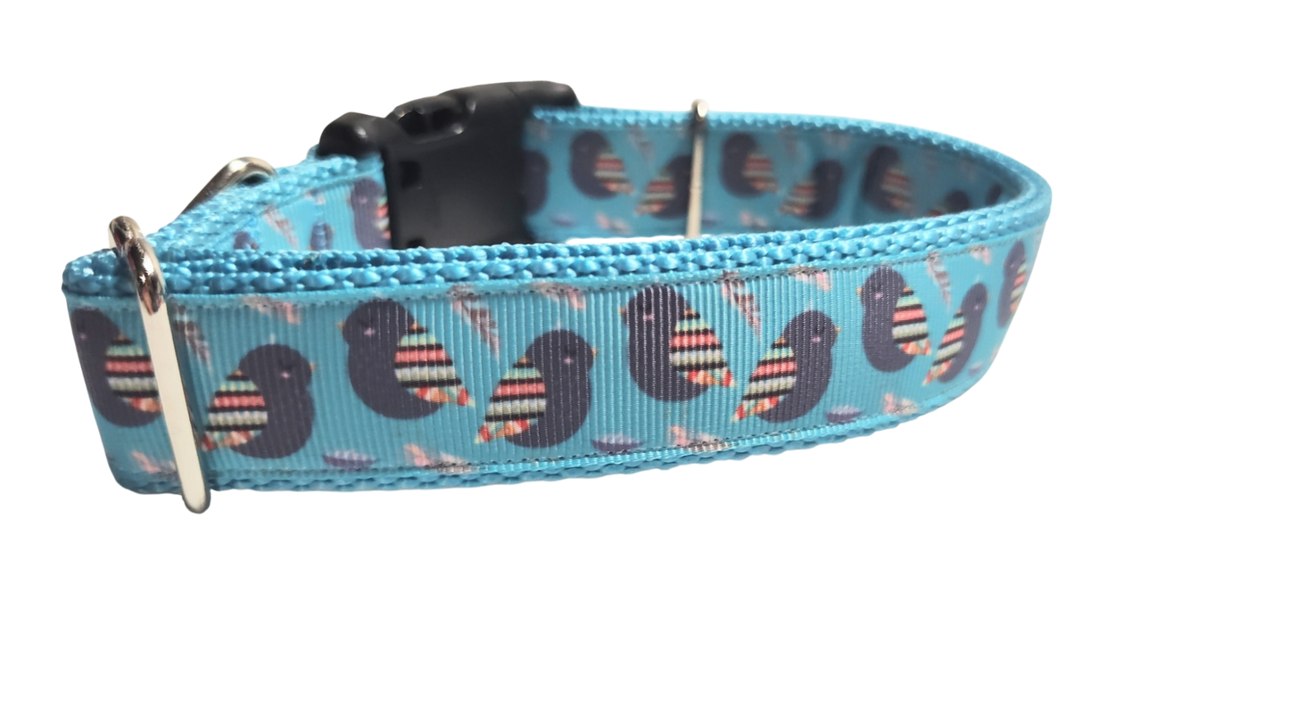 Striped Winged Bird Nylon Dog Collar