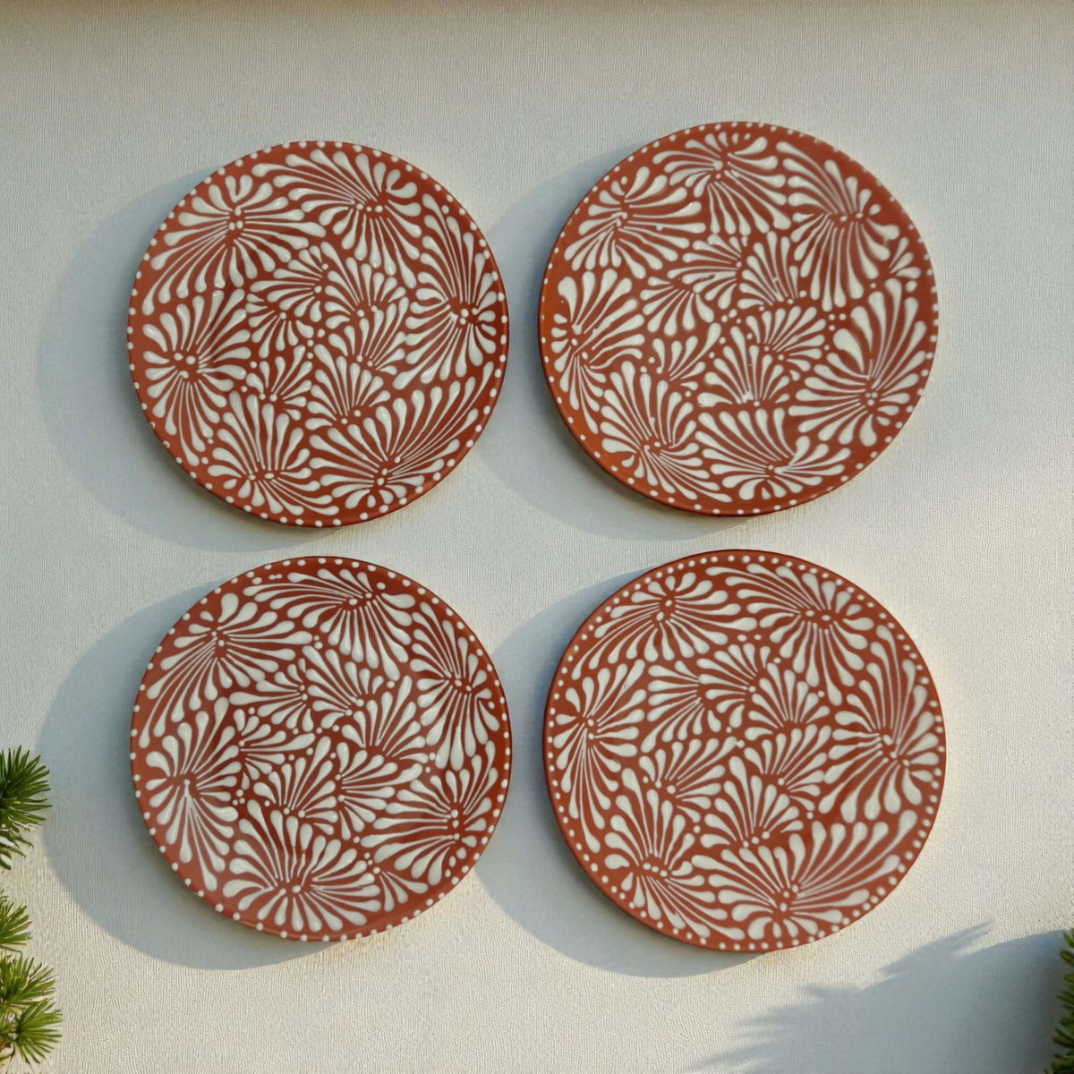 Juego de 4 platos de pared de Talavera en marrón y blanco | Platos decorativos de 11,5"