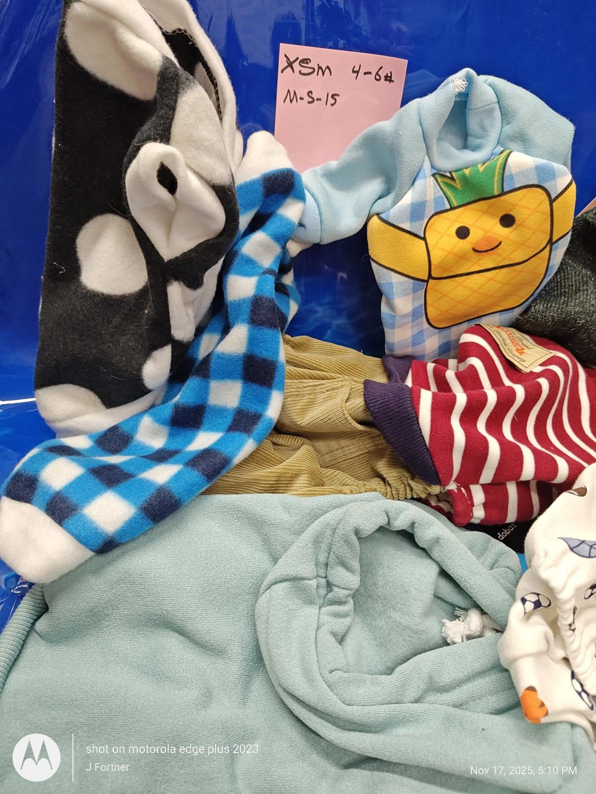 Dog Outfit Bundle ( Xtra Small 4 to 6 Pound Pets ) Brand New Save with a Bundle